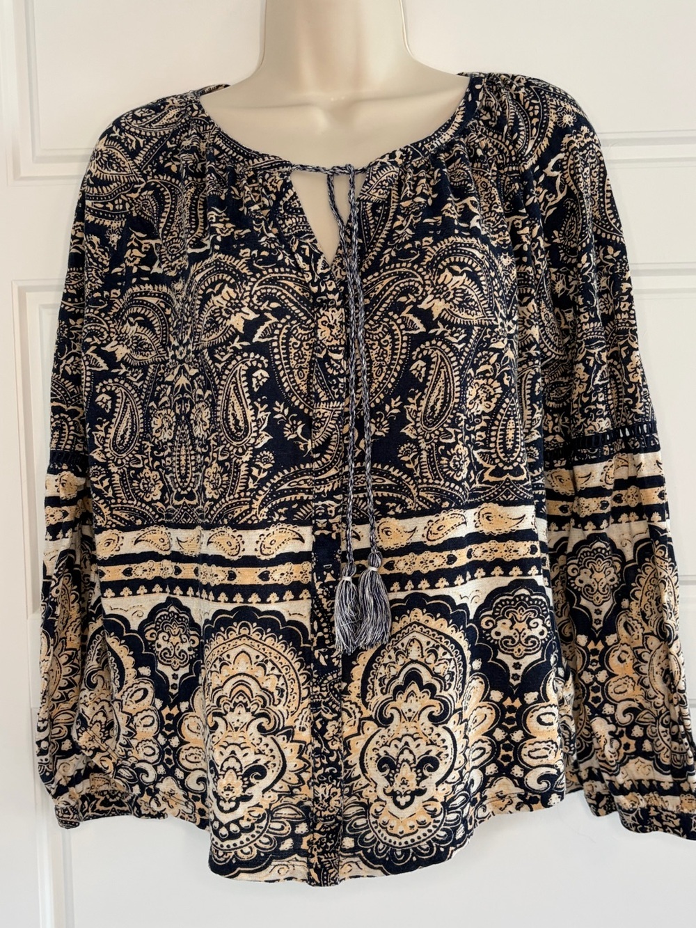 Lucky Brand Boho Split V Neck Top Black and Gold Paisley Size XL Peasant